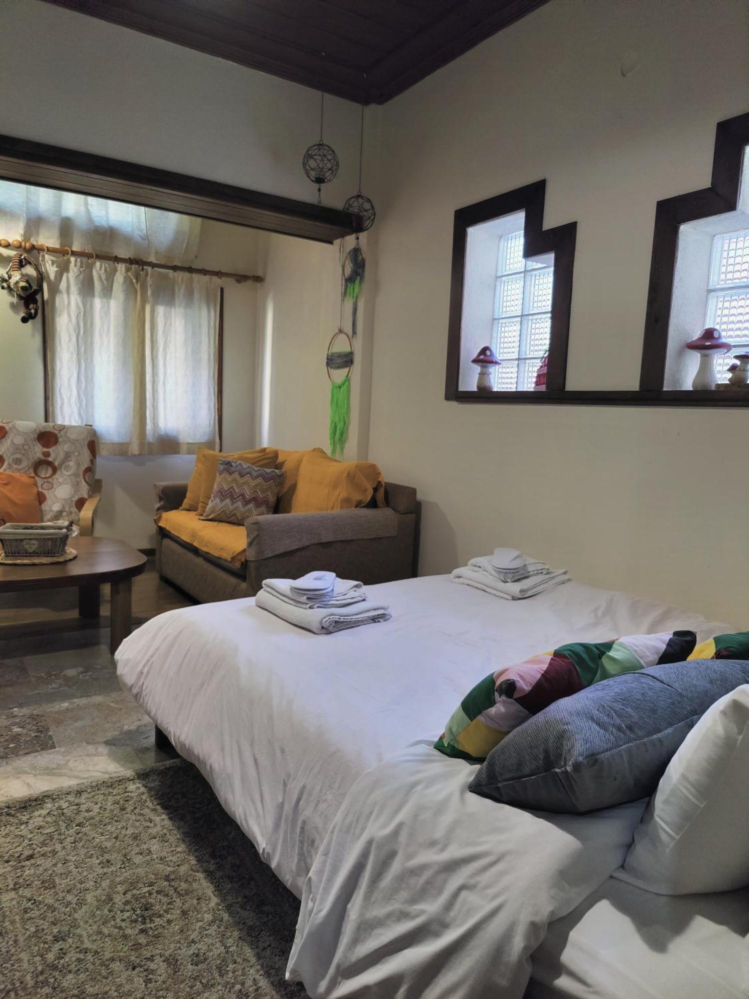 Guesthouse Theodorou Eláti エクステリア 写真