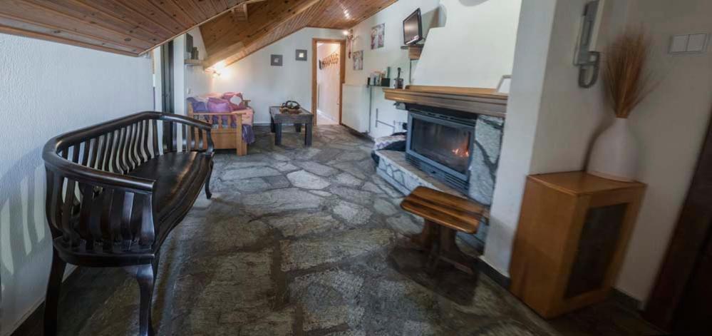Guesthouse Theodorou Eláti エクステリア 写真