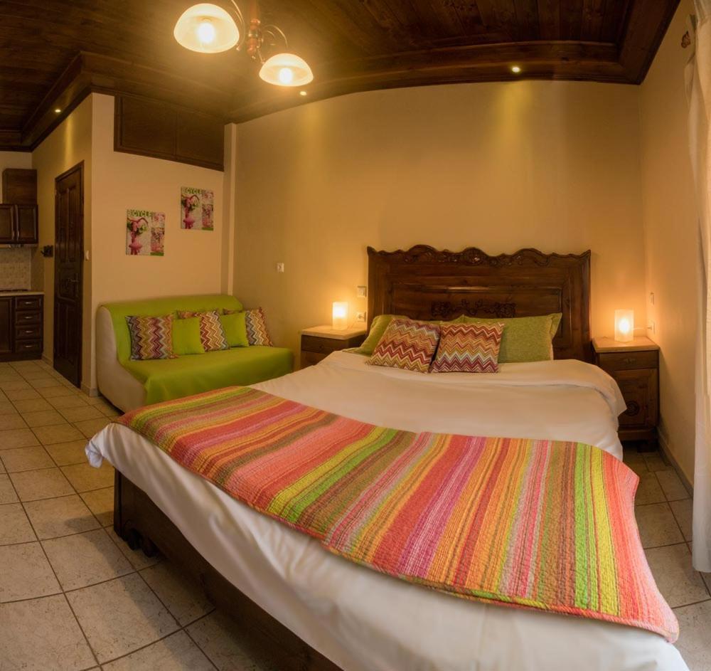 Guesthouse Theodorou Eláti エクステリア 写真